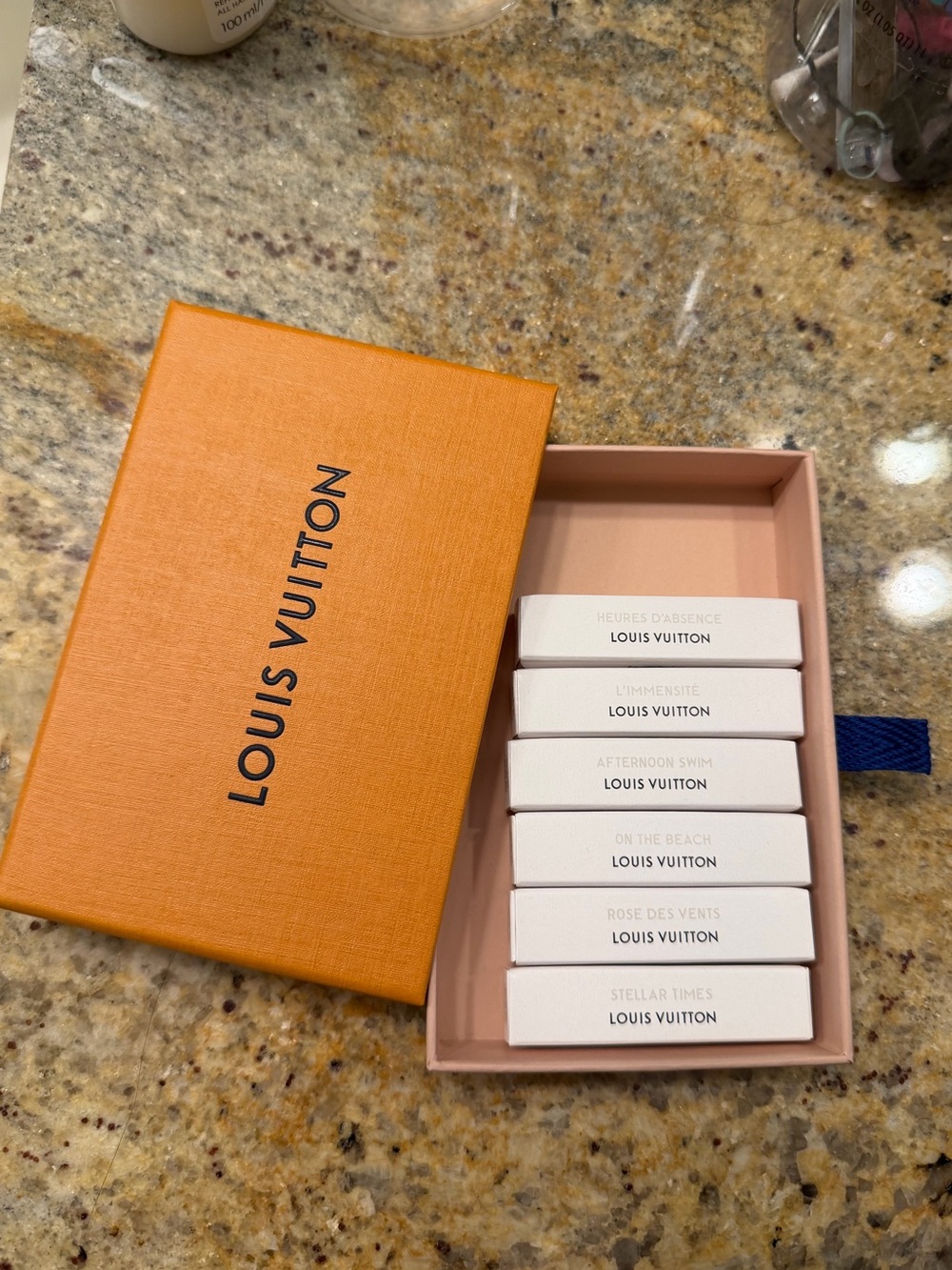 Louis Vuitton sample Perfumes - Picture 2 of 4